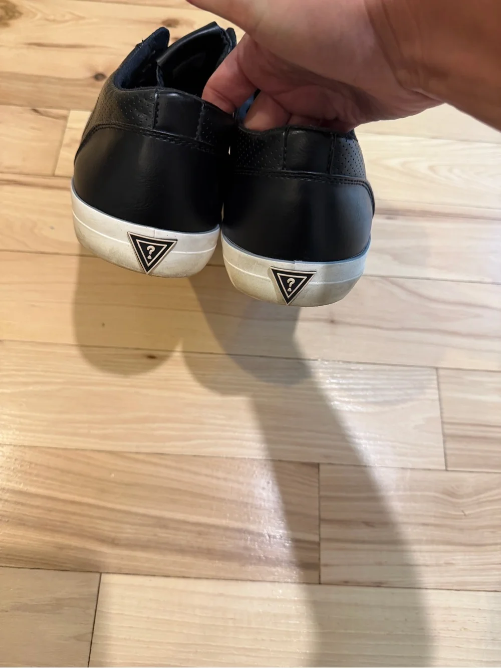 Men’s GUESS black Mitt 2 Slip On shoes! Size 11.5 - Picture 5 of 5